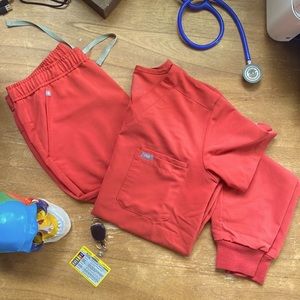 FIGS Red Clay RARE COLOR Scrub Set